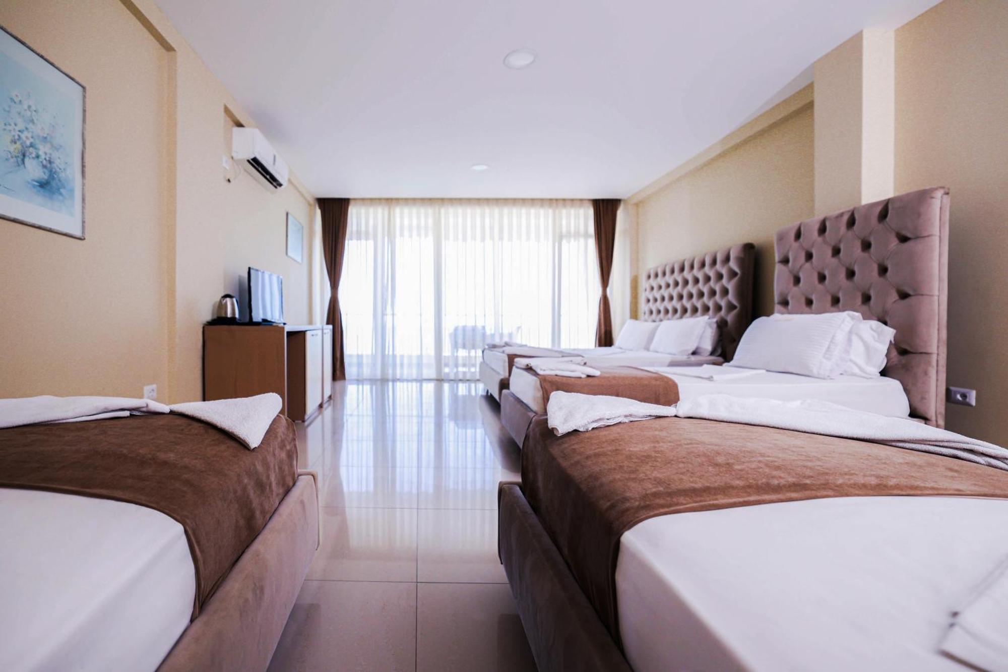 Hotel Frojd - Beach Front Resort Shëngjin 外观 照片