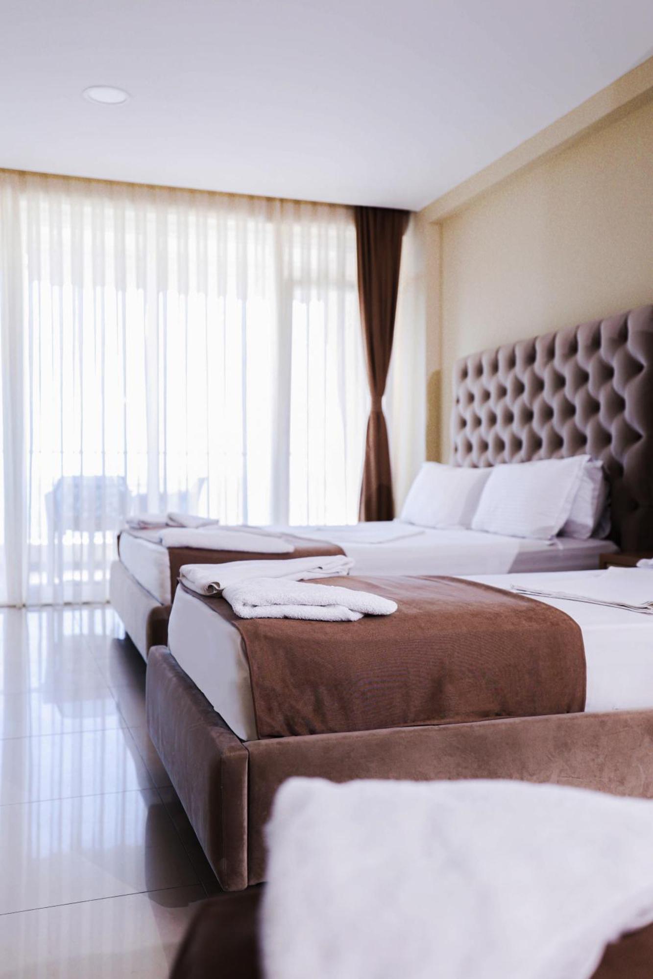 Hotel Frojd - Beach Front Resort Shëngjin 外观 照片