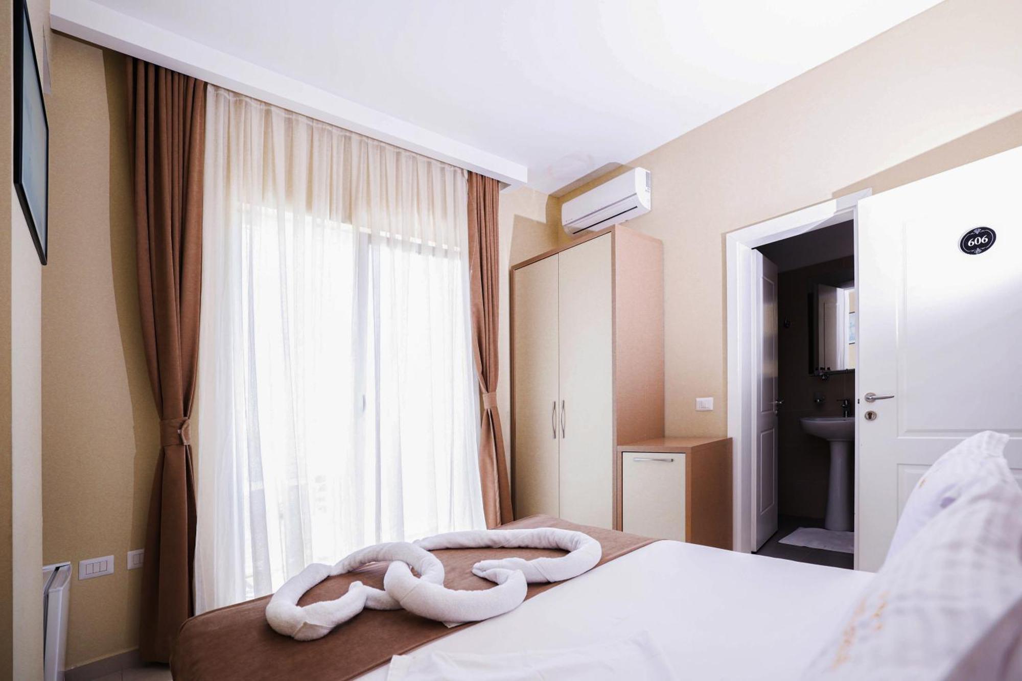 Hotel Frojd - Beach Front Resort Shëngjin 外观 照片