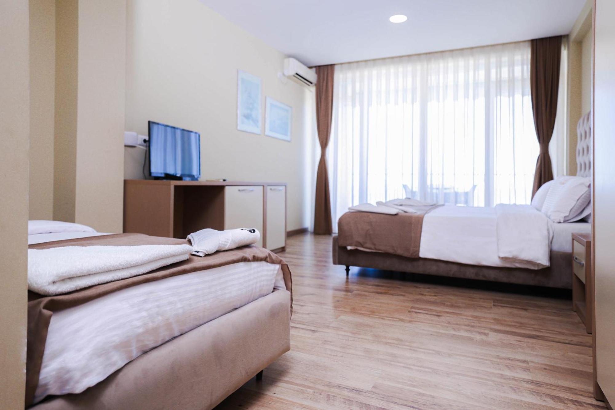 Hotel Frojd - Beach Front Resort Shëngjin 外观 照片